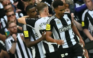 Isak finda jejum, Newcastle surpreende Tottenham na Premier League