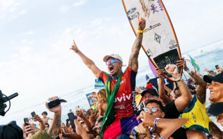 Italo Ferreira conquista etapa de Saquarema da WSL Ítalo Ferreira superou Yago Dora na final da etapa de Saquarema (Foto: Divulgação / WSL)