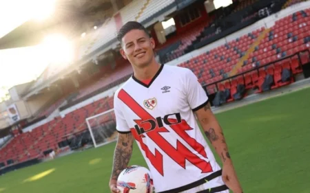 James Rodríguez é comparado a Maradona em chegada ao Rayo Vallecano; entenda James Rodríguez é anunciado no Rayo Vallecano (Foto: Divulgação / Rayo Vallecano)