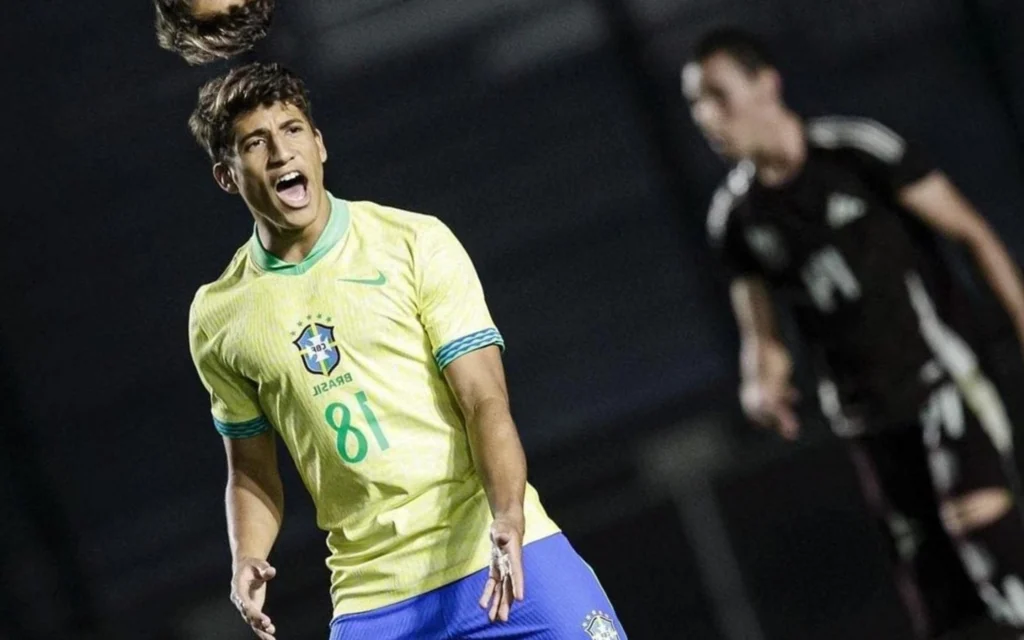 João Cruz vira garçom em vitória do Brasil sub-20 sobre o México em amistoso Brasil venceu o México em amistoso (Foto: Arquivo Pessoal)