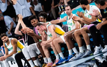 Jogador da Seleção Brasileira é anunciado por time de basquete espanhol Vitor Benite defendeu a Seleção Brasileira nas Olimpíadas (Foto: Divulgação / FIBA)