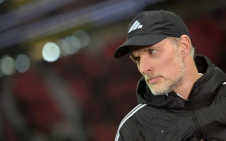 Jornal revela motivo que fez Thomas Tuchel recusar retorno à Premier League Thomas Tuchel recusou o Manchester United por não aceitar a política de contratações do clube (Foto: Sascha Schuermann / AFP)