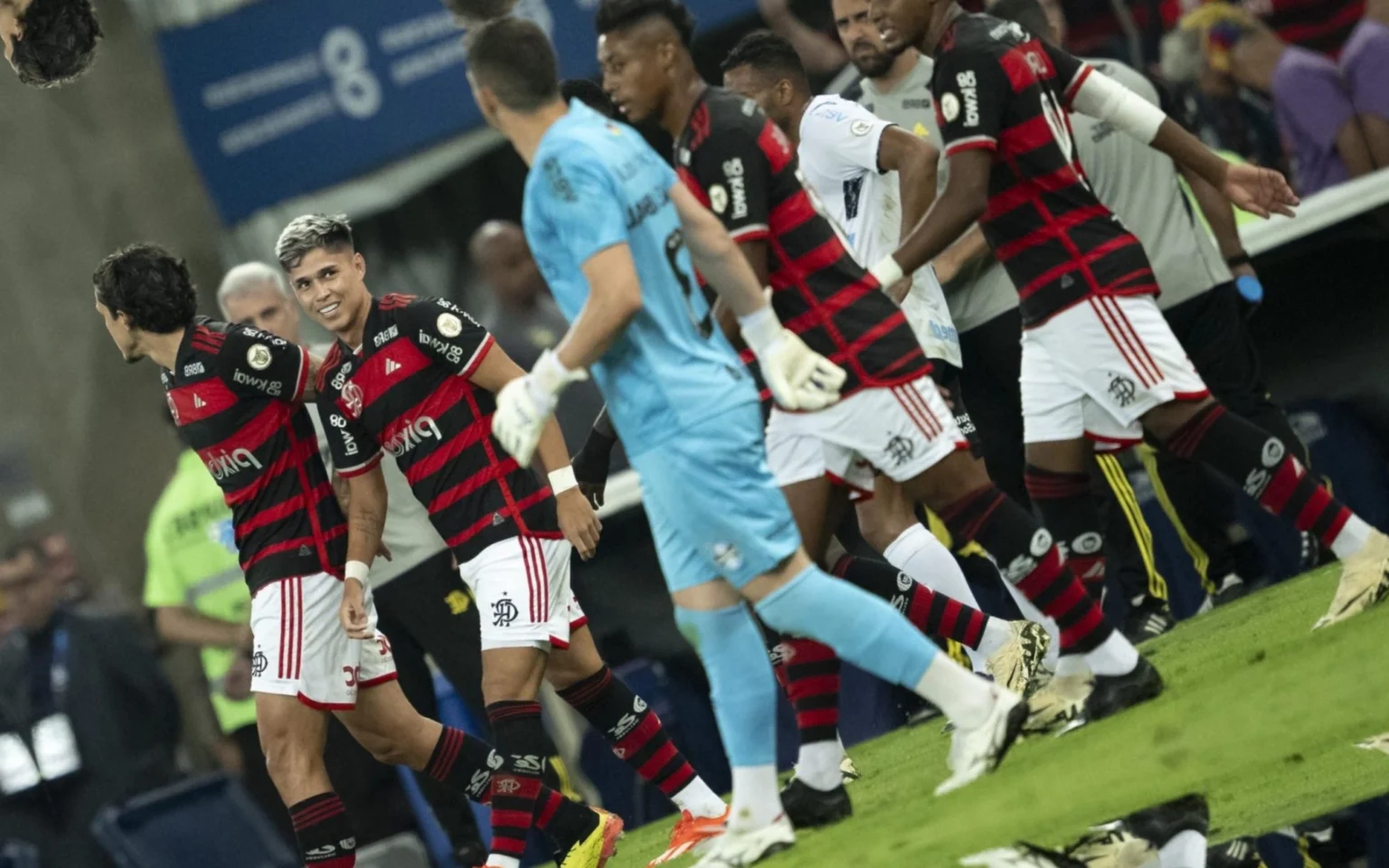 Jornalistas detonam titular do Flamengo contra o Fluminense: ‘Apanhando da bola’ Flamengo busca manter liderança (Foto: Jorge Rodrigues/AGIF)