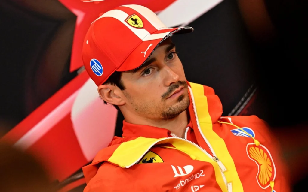 Leclerc revela dificuldade para enxergar nas últimas voltas em Mônaco; entenda Charles Leclerc já havia conquistado a Pole Position no sábado (Foto: Andrej Isakovic / AFP)