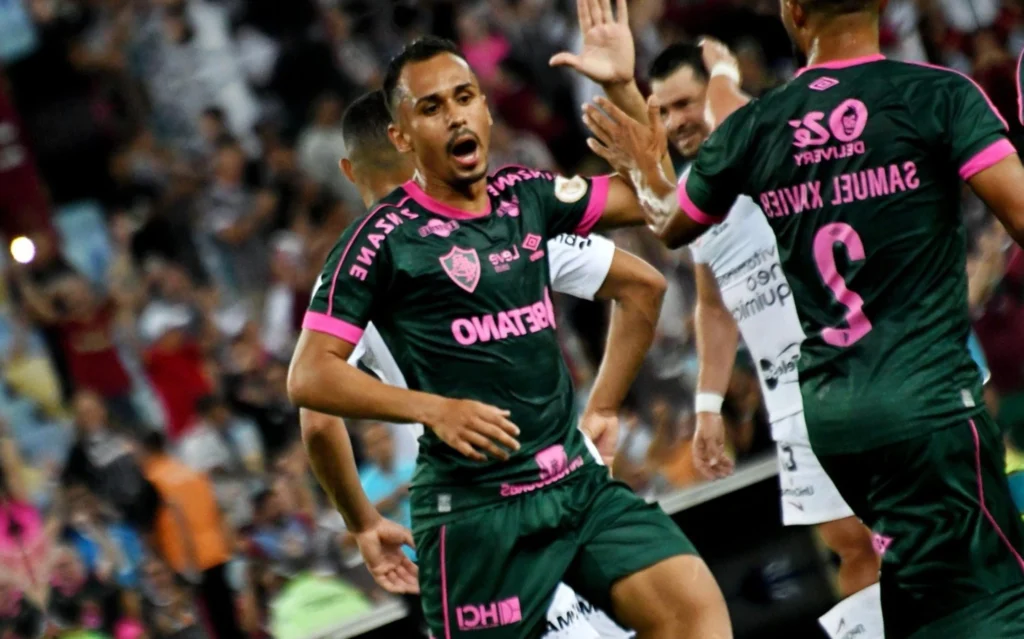 Lima se torna segundo maior artilheiro do Fluminense no Brasileirão e se reposiciona na reta final de temporada Lima foi destaque do Fluminense no empate com o Corinthians (FOTO DE MAILSON SANTANA/FLUMINENSE FC)