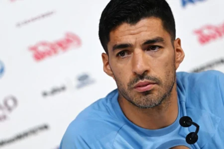 Luis Suárez anuncia aposentadoria da seleção do Uruguai e jogo de despedida Suárez anunciou aposentadoria da seleção do Uruguai (Foto: PABLO PORCIUNCULA / AFP)