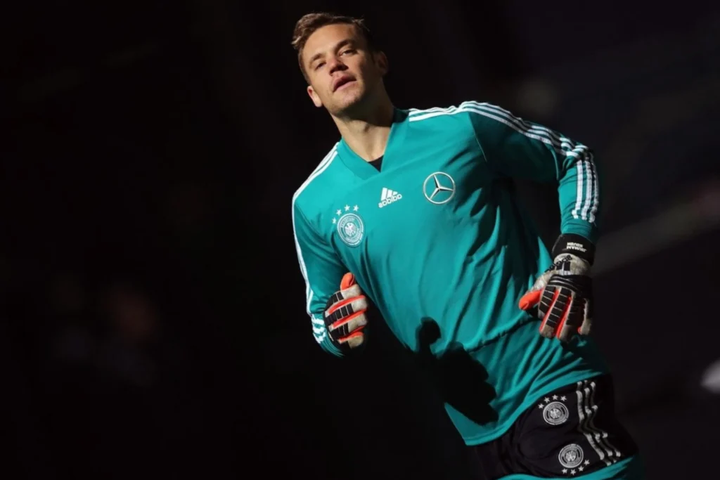 Manuel Neuer anuncia aposentadoria da seleção alemã Manuel Neuer em ação pela Alemanha (Foto: Reprodução / Twitter)