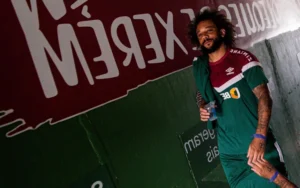 Marcelo emociona-se com homenagem do Fluminense: Xerém me preparou pro mundo