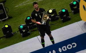 Melhor goleiro da Copa América compartilha gratidão pelo título conquistado