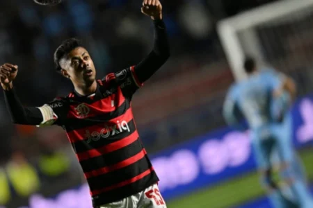 Melhores momentos da classificação do Flamengo diante do Bolívar na Libertadores Flamengo está nas quartas da Libertadores (Foto: Aizar Raldes/AFP)