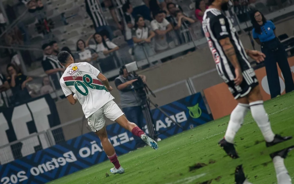 Milito fala em ‘crise futebolística’ após novo revés do Atlético-MG Atlético-MG perdeu em casa na noite deste sábado (Foto: Fernando Moreno/AGIF)