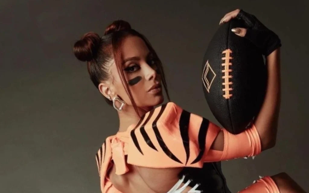 NFL no Brasil: show do intervalo terá presença de Anitta e possível aparição de astro internacional Anitta será a principal atração do show do intervalo (Foto: Reprodução/X@anitta)