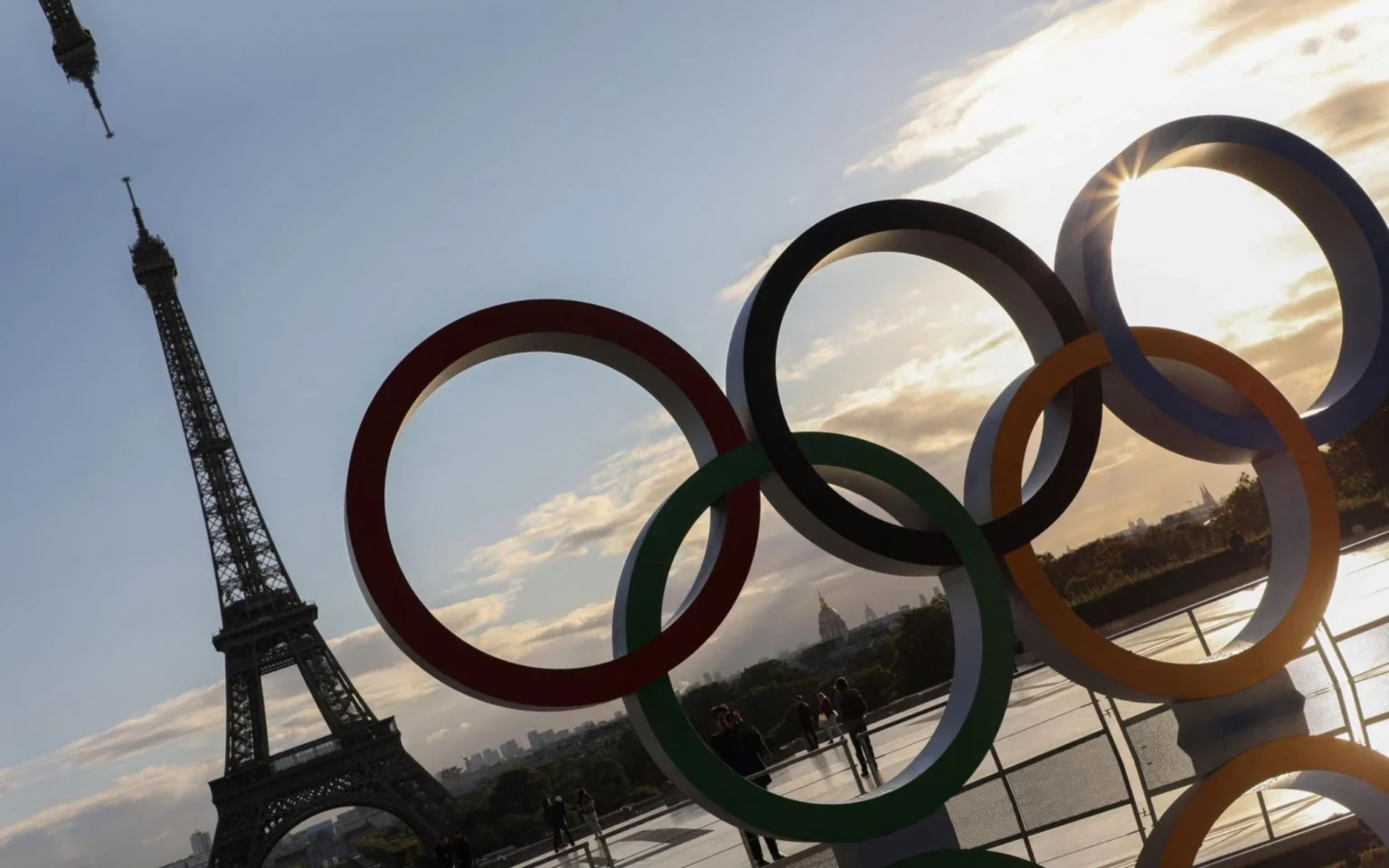 Narrador com 19 anos de Globo chora em despedida da emissora após Olimpíadas Anéis Olímpicos das Olimpíadas de Paris 2024 (Foto: Ludovic Marin / AFP)