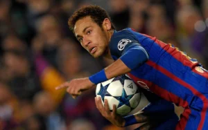 Neymar tenta retorno ao Barcelona, mas é rejeitado por técnico