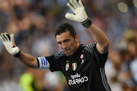 Novo esquema e reforços levaram a Juventus à decisão da Champions Buffon é o grande nome da Juventus (Foto: Filippo Monteforte / AFP)