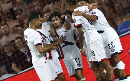 PSG alcança terceira vitória seguida e segue 100% no Francês; veja bastidores (Foto: DENIS CHARLET / AFP)