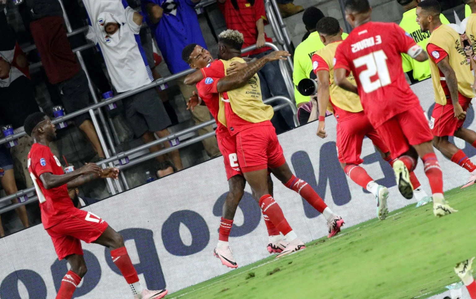 Panamá vence a Bolívia e avança às quartas da Copa América Panamá se classificou para o mata-mata da Copa América pela primeira vez (Foto: Gregg Newton/AFP)