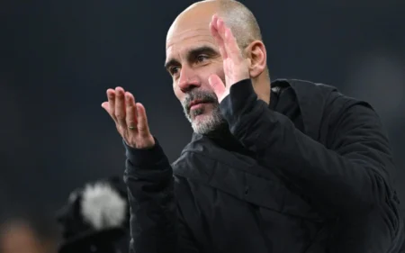 Pep Guardiola aprova retorno de ídolo ao Manchester City Guardiola comanda o Manchester City desde 2016 (Foto: Jonathan NACKSTRAND / AFP)