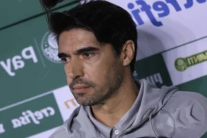 Por que Palmeiras não demite Abel Ferreira após eliminações sérias