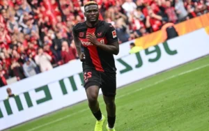 Quem é Victor Boniface, astro do Bayer Leverkusen na Bundesliga?