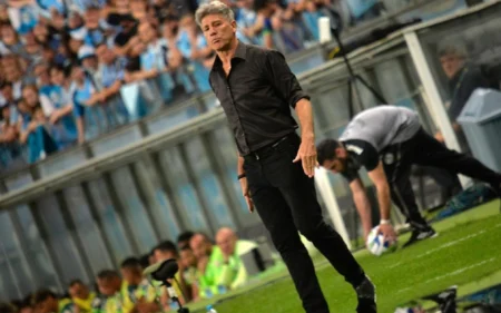 Renato Gaúcho exalta vitória do Grêmio diante do Palmeiras: ‘Temos metade do orçamento deles’ Renato Gaúcho elogiou entrega do time do Grêmio em vitória contra o Palmeiras (Foto: Donaldo Hadlich/Código19/Gazeta Press)