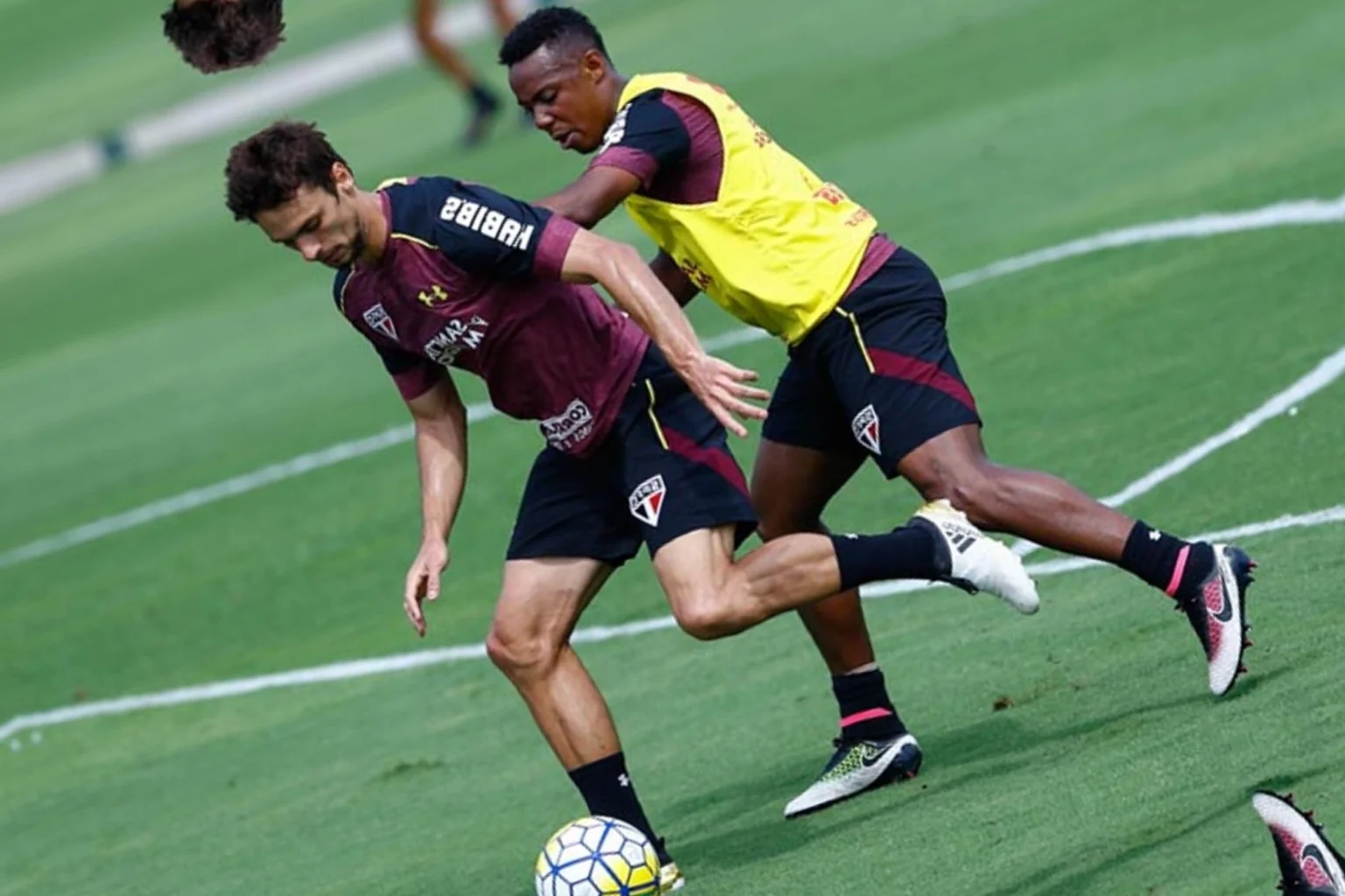 Rodrigo Caio deixa treino e será reavaliado para enfrentar o ABC (Foto: Marcello Zambrana/AGIF)