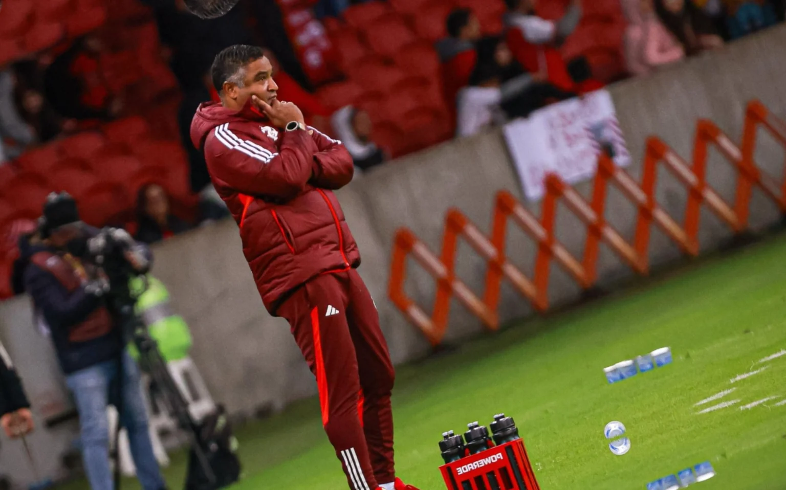 Roger Machado critica arbitragem após empate: ‘Árbitro bom é aquele que ninguém nota’ Foto: Maxi Franzoi/AGIF