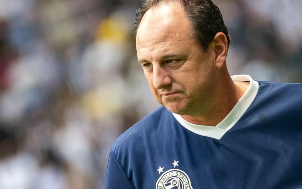 Rogério Ceni ‘cutuca’ Flamengo e aponta privilégio no Brasil: ‘Quando está desfalcado