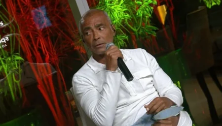 Romário diz o que precisa mudar na Seleção Brasileira: ‘Vai continuar se f******’ Romário afirmou que a Seleção Brasileira precisa "jogar para Neymar" (Foto: Reprodução/Sportv)