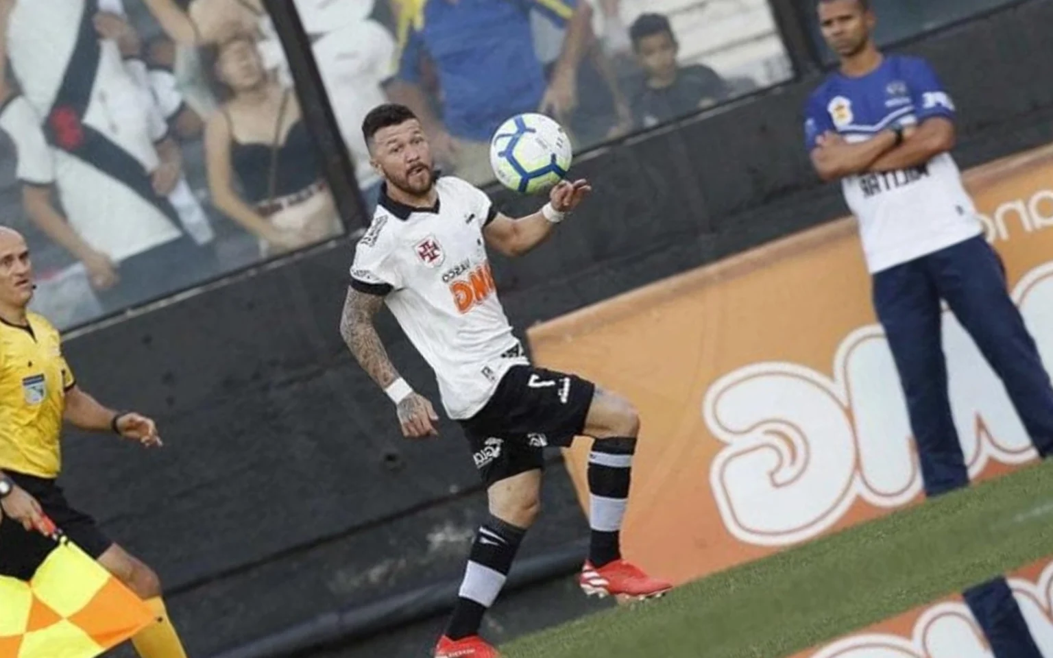 Rossi no Vasco: confira como foi a negociação e o tempo de contrato Rossi foi titular do Vasco em 2019 e líder de assistências do time na temporada (Rafael Ribeiro/Vasco)