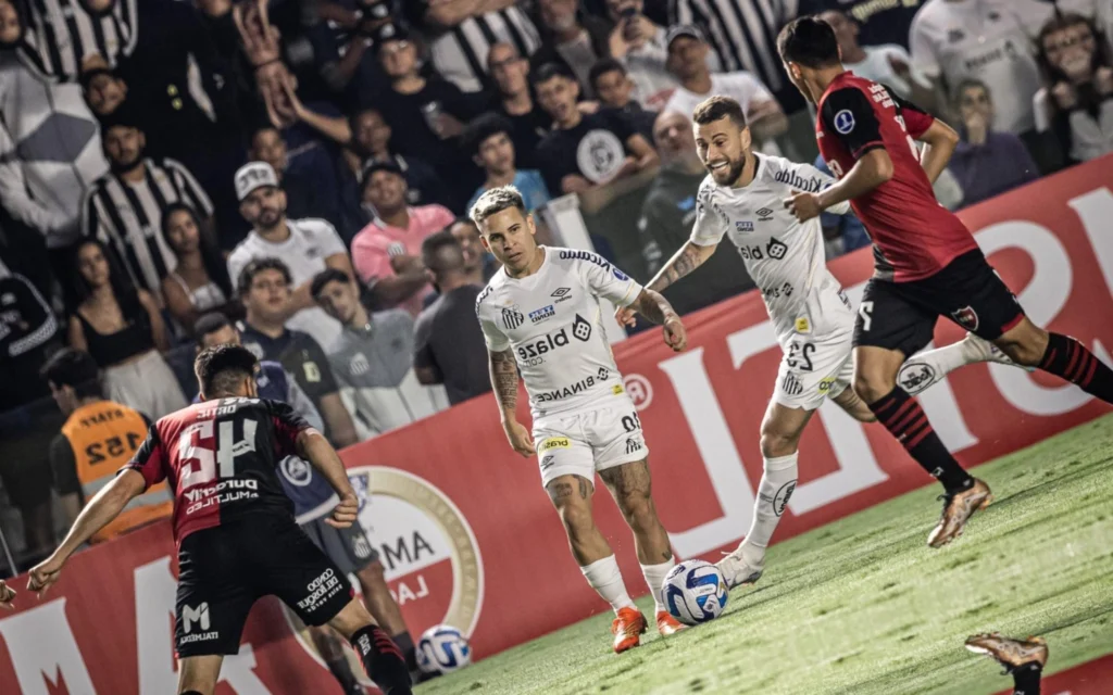 Santos completa um mês sem vitórias e acumula marca negativa entre times da Série A Peixe enfrenta jejum de vitórias (Foto: Raul Baretta / Santos FC)