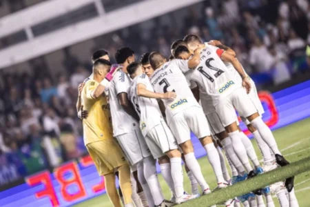 Santos tem desfalques na defesa para duelo com o Paysandu; veja provável escalação Fábio Carille será obrigado a promover alterações na escalação do Santos para duelo contra o Paysandu (Foto: Abner Dourado/AGIF)