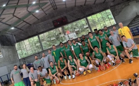 Seleção Brasileira de Basquete para o Pré-Olímpico é definida; veja lista Seleção Brasileira faz último treino em Blumenau antes de viajar (Foto: Divulgação / CBB)