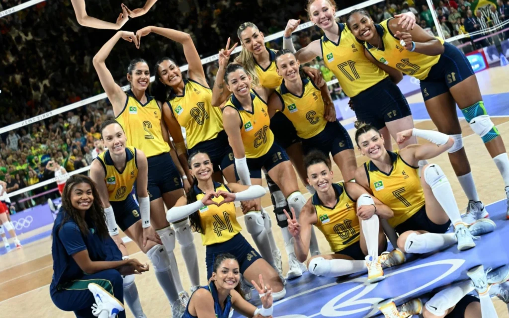 Seleção brasileira de vôlei feminino tem adversário das quartas de final definido Seleção de José Roberto chega como uma das favoritas (Foto: Natalia KOLESNIKOVA/AFP)