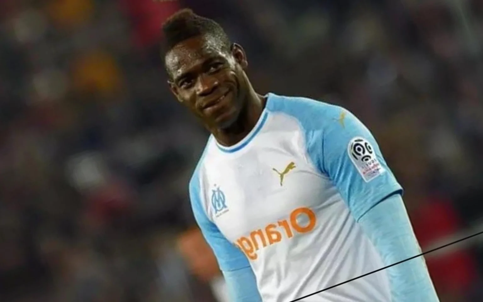 Sonhos de uma noite de verão: confira time formado por transferências ‘aleatórias’ listadas no mercado da bola Balotelli em ação na Europa (Foto: AFP)