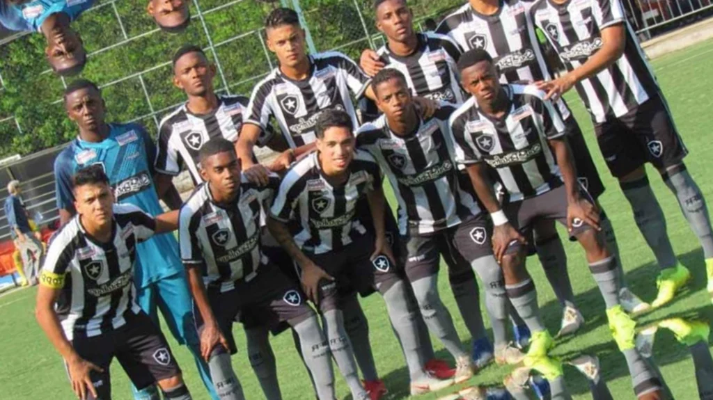 Suporte de saúde e monitoramento: como o Botafogo cuida da base durante a quarentena Equipe sub-20 do Botafogo no ano passado (Foto: Fábio de Paula/Botafogo)