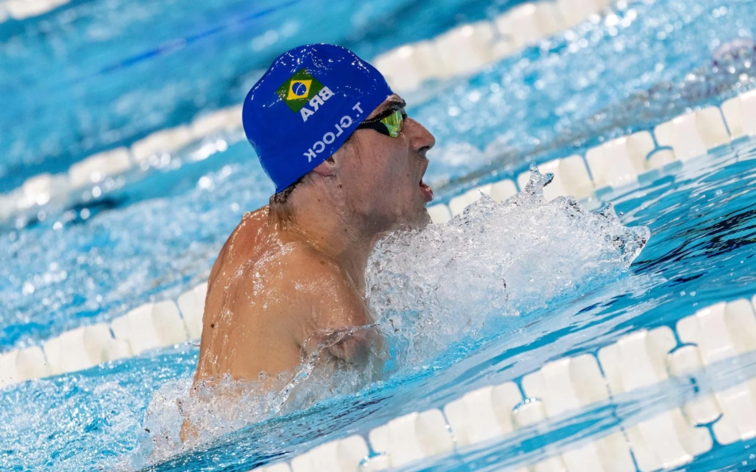 Talisson Glock conquista medalha de bronze nos 200m medley da natação Talisson Glock competindo em Paris (Foto: Alessandra Cabral)