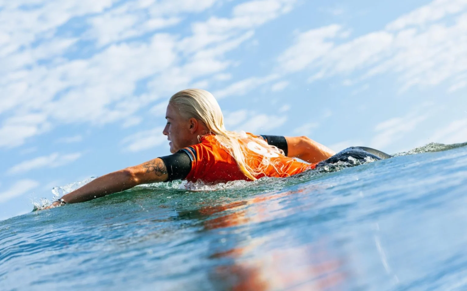 Tatiana Weston-Webb perde novamente para campeã olímpica e se despede do WSL Finals Tatiana Weston-Webb em ação na Califórnia (Foto: Pat Nolan / WSL)