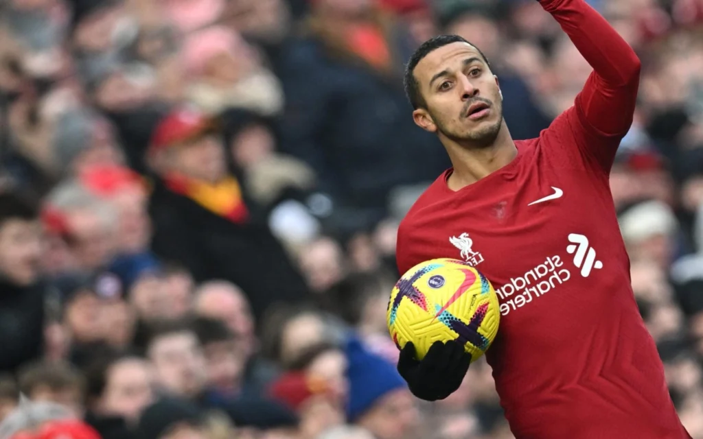 Thiago Alcântara decide se aposentar do futebol aos 33 anos (Foto: Paul Ellis/AFP)