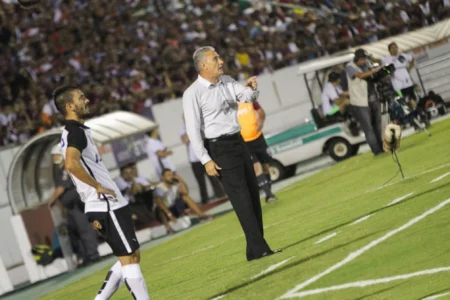 Tite enaltece nível de adversário e elege 2 a 2 como ‘melhor jogo do ano’ Uendel perdeu uma das chances criadas pelo Timão no confronto (Foto: João Moura/Fotoarena/Lancepress!)