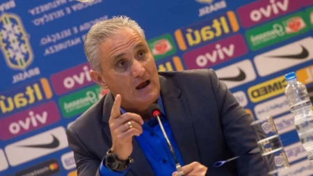 Tite indica ‘hierarquia’ das disputas por vagas e crava: ‘Brasil é favorito’ Tite falou sobre a expectativa para a disputa da Copa do Mundo (Foto: Pedro Martins / MoWA Press)