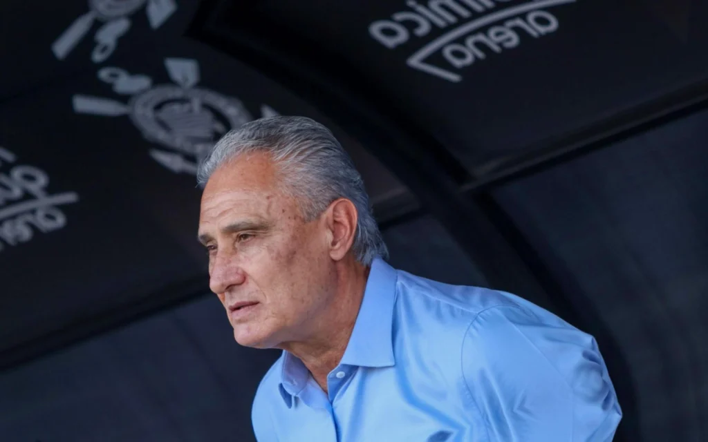 Tite se incomoda com xingamentos de torcida do Corinthians: ‘Respeitem minha mãe’ Primeiro jogo de Tite em Itaquera como rival (Foto: Joisel Amaral/AGIF)