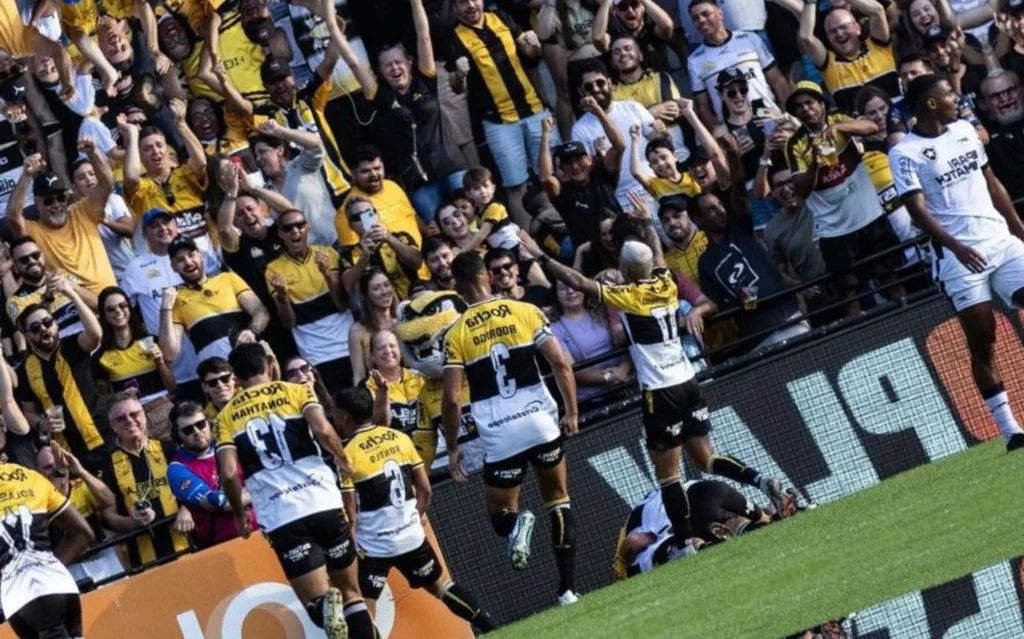 Torcedores do Botafogo detonam time após derrota para o Criciúma: ‘Atuação vexatória’ Leonardo Hübbe/ Agif/Gazeta Press