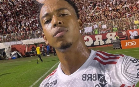 Torcedores do Flamengo comparam Carlinhos a astro do Real Madrid: ‘BelliCarlos’ Carlinhos marcou o gol que garantiu a vitória do Flamengo (Foto: Divulgação/Flamengo)