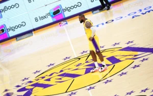 Torcedores do Lakers enfrentam rotatividade de derrotas na NBA