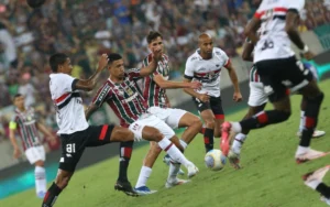 Torcedores louvam Kauã Elias após golaço em Fluminense x São Paulo: Tem estrela