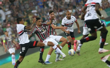 Torcedores exaltam Kauã Elias após golaço em Fluminense x São Paulo: ‘Tem estrela’ Kauã Elias abriu o placar para o Fluminense (Foto: Marcelo Gonçalves/Fluminense F.C.)