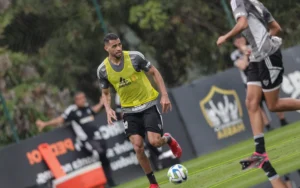 Treino do Atlético-MG: Kardec, Allan e Pedrinho em campo, sem previsão de retorno