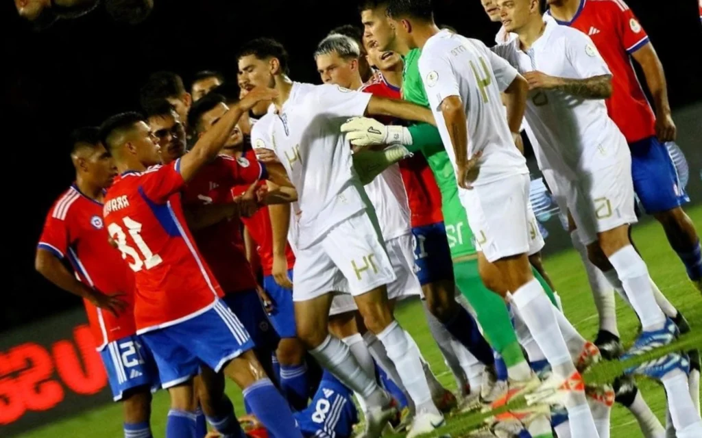 Uruguai se complica por vaga em Olimpíada; Paraguai vence e se aproxima de Paris 2024 Uruguai foi derrotado pelo Chile e está praticamente eliminado no Pré-Olímpico (JUAN CARLOS HERNANDEZ / AFP)