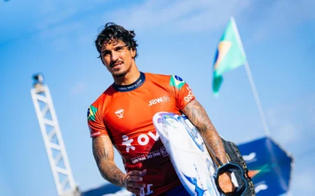 WSL em Fiji: etapa é adiada por conta do mau tempo e terá nova chamada Gabriel Medina busca o quarto título da WSL (Foto: Thiago Diz/World Surf League)